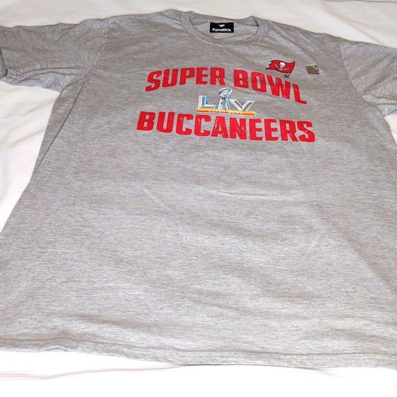 NWOT Football Fanatic Buccaneers Super Bowl Short Sleeve T Shirt Size XL - Picture 1 of 6